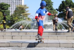 Rayakan Hari Skateboard Sedunia 500 Skater Meluncur Dari Balai Kota