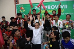 Wali Kota Eri Cahyadi Kunjungi Para Atlet Surabaya yang Berlaga di Porprov