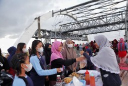 UMKM dan Food Truck CFD Jembatan Suroboyo Sajikan Aneka Produk