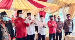 PDIP Resmi Daftarkan Eri Cahyadi dan Armuji Ke KPU Kota Surabaya