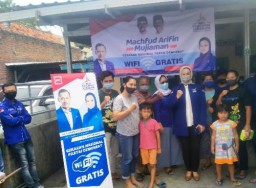 Demokrat Surabaya Realisasikan Program WIFI Gratis