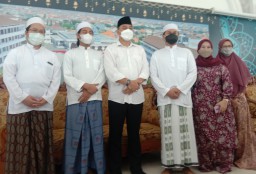 Tinjau Vaksinasi Di Ponpes Al Fithrah Cak Eri Didoakan Kyai