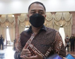 Wali Kota Eri Tampung Usulan UMK SPSI Surabaya