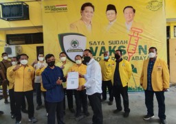 Gebyar 1.000 Dosis Vaksinasi Golkar Surabaya