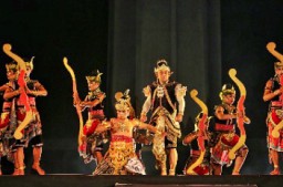 Punggawa Kota Surabaya Kompak Mainkan Peran Wayang Sejarah