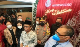 Menko Polhukam Pastikan Misa Di Surabaya Aman