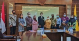 Universitas Narotama Praktekkan Seminar Hasil Magang Pengganti Skripsi