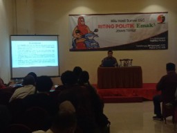 Emak-Emak Menyatakan Puas Terhadap Kinerja Jokowi-Ma'ruf Amin