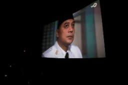 Ini keseruan Cak Eri Saat Nobar Film Koesno Bersama Ratusan Warga