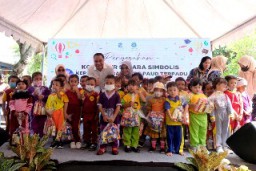 Prmkot Surabaya Bagikan 742 Unit Komputer Untuk Semua Pos Paud Terpadu
