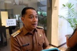 Pemkot Surabaya Tugaskan RT/RW Gotong - Royong