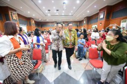 Perayaan Natal Oikumene di lingkungan DPRD dan Pemkot Surabaya