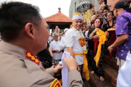 Pemkot Surabaya Berikan 1.339 Beasiswa Penghafal Kitab Suci