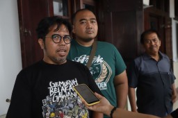 Cak Eri Bakal Dampingi Bonek di Laga Tunda PSIS VS Persebaya Surabaya