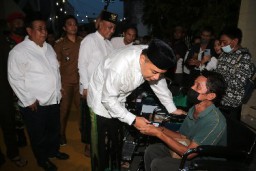 Walikota Eri bersama Baznas Galakkan Zakat Entas Kemiskinan Surabaya