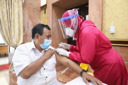 Pemkot Surabaya Gencarkan Vaksinasi Covid-19