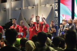 Walikota Eri Ajak Warga Surabaya Kibarkan Bendera Indonesia-Palestina