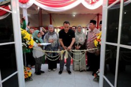 Walikota Eri Cahyadi Resmikan Bank Sampah Induk Surabaya