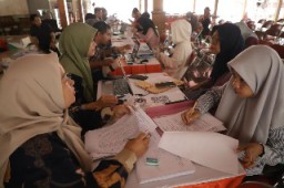 Pemkot Surrabaya Umumkan 863 Mahasiswa Lolos Seleksi Beasiswa