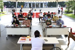 Ini Alasan Wali Kota Risma Sujud di Hadapan Ikatan Dokter Indonesia