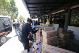 Pemkot Surabaya Salurkan DBHCT Program Padat Karya Toko Kelontong