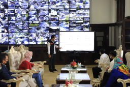 Penanganan Covid-19 di Surabaya Diapresiasi Staf Ahli Menteri Kesehatan