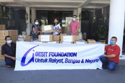 Sahabat Bu Mega Berikan Bantuan 30 Ventilator dan 10 Ton Beras ke Wali Kota