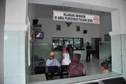 Peringati Hari Kartini, Pemkot Surabaya Berikan Pelayanan KB Gratis