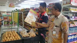 Pemkot Surabaya Tertibkan Toko Swalayan agar UMKM Mendapat Hak Kemitraan Gr