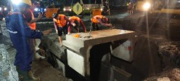 Pembuatan Crossing Saluran Air di Kedung Cowek Surabaya Segera Selesai