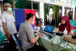 Layanan Jebol Anduk di Balai RW Permudah Warga Urus Adminduk