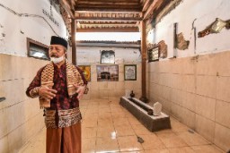 Pemkot Surabaya Koneksikan Makam Mbah Kapiludin