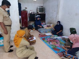 Pemkot Surabaya Bantu Warga Kenjeran