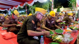 Wali Kota Eri Cahyadi Janji Bahagiakan Veteran Surabaya