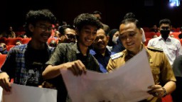 Walikota Eri Wajibkan Siswa SD-SMP Nobar Film "Soera Ing Baja"