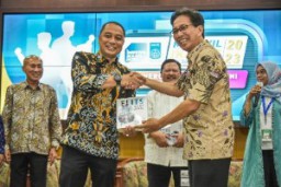 Walikota Eri Terpilih Sebagai Kerua IKA ITS Jatim 2023-2027