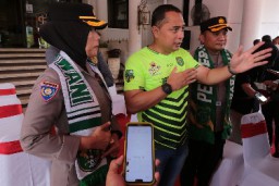 Walikota Eri Dampingi Bone Dukung Persebaya Bertansdsang ke Semarang