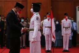 Paskibraka Surabaya di HUT ke-77 RI Formasi Lengkap