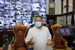 Pemkot Surabaya Razia Pedagang Terompet