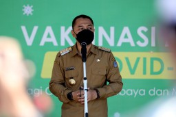 Pemkot Surabaya Galang Kolaborasi Percepat Vaksinasi