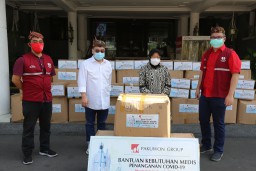 Pakuwon Grup Serahkan Bantuan APD Ke Pemkot Surabaya