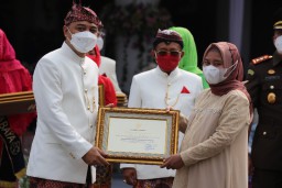 Pemkot Surabaya Beri Penghargaan kepada Patriot Nanggala 402