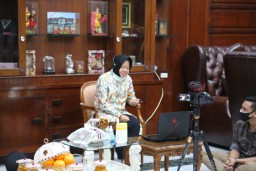 HJKS ke 727, Wali Kota Risma Motivasi Pelaku UMKM Surabaya via Teleconferen