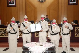 APBD Surabaya Rp 10,3 Triliun Disahkan Tepat di Hari Pahlawan