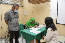 Koperasi Sekolah di Surabaya Kembalikan Uang Siswa MBR