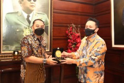 Stafsus Presiden RI Apresiasi Penanganan Covid-19 dan Pemulihan Ekonomi Kot
