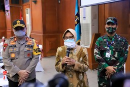 Gelar Evaluasi PSBB, Wali Kota Risma Paparkan Upaya Penanganan Covid-19