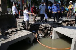 Pekerjaan Crossing Saluran Embong Kenongo dan Kenari Dimulai