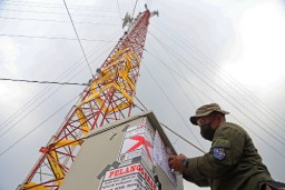 Tak Ber-IMB, Pemkot Surabaya Segel 5 Menara Telekomunikasi