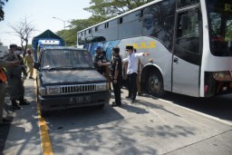 Warga Madura Masuk Surabaya Wajib Tes Rapid Antigen